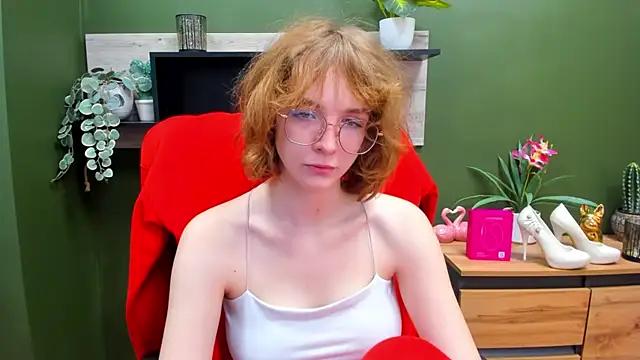 juicyPenny online show from November 5, 7:35 am