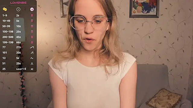 JoanBaggott online show from December 17, 8:46 pm