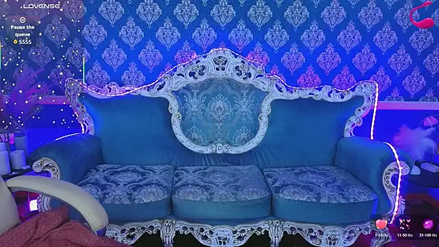 MissRossi online show from June 6, 7:20 pm