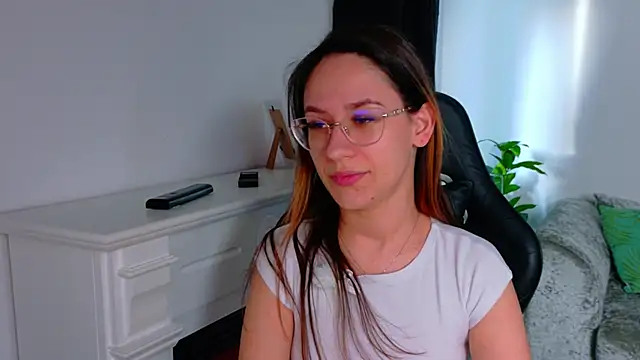 EvaBllake online show from February 13, 6:37 am