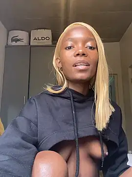 prettydollyy online show from March 18, 7:46 am