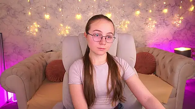 ArrinaWairr online show from March 4, 7:37 am