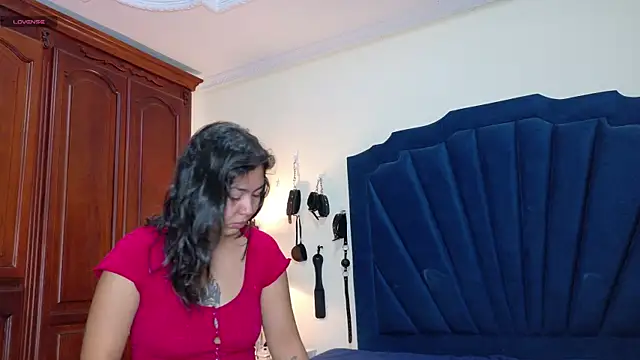 RoxyandAron2 online show from May 3, 12:08 pm