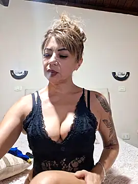 isabellalove69 online show from March 11, 10:45 pm