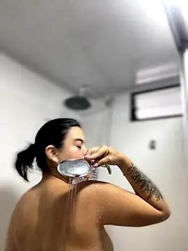Snapshot of JuanitaMore01 chatting on October 19, 7:49 pm JuanitaMore01 online show from October 19, 7:49 pm