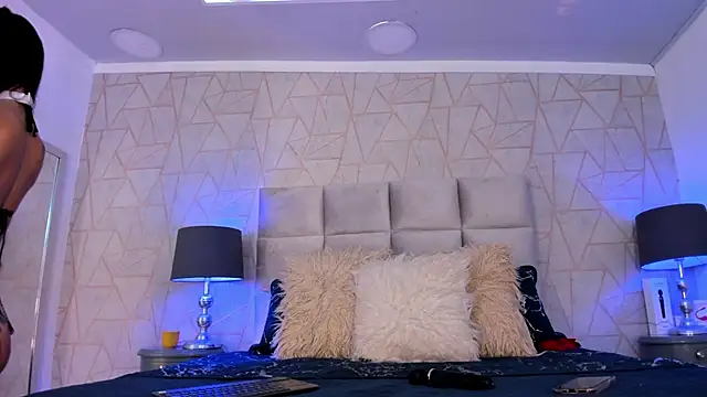 Emely florence  online show from November 4, 5:51 pm