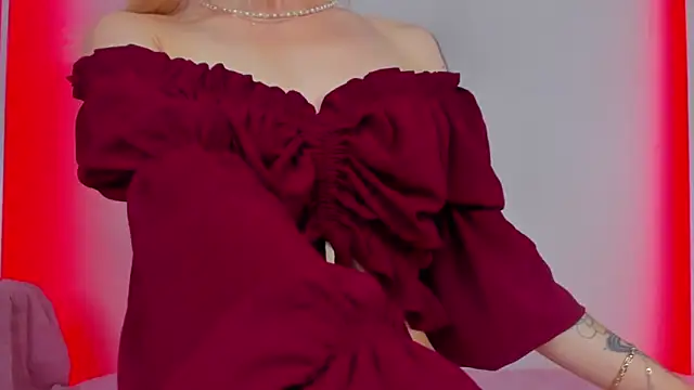 LisaFoxyMe online show from June 22, 1:43 am