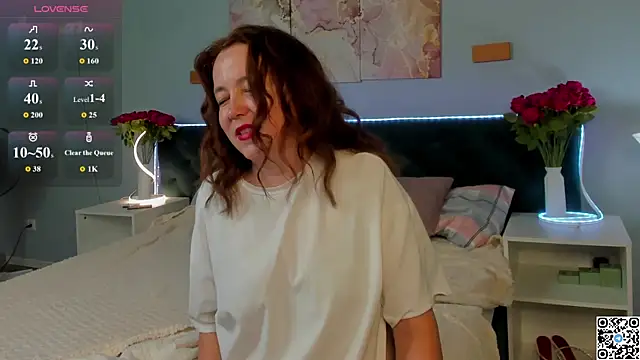 Kira Adler online show from July 5, 1:23 am
