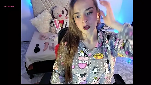 Mia Victoria22 online show from May 2, 3:43 am