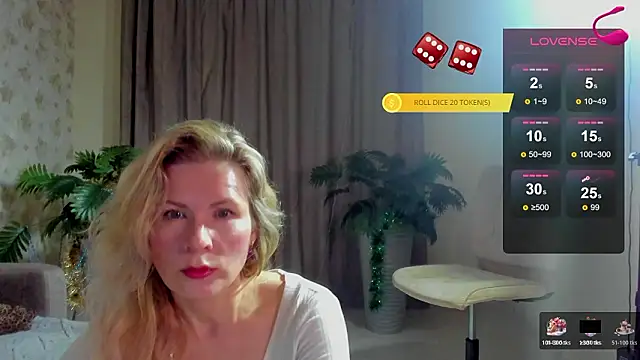 Julia Giulia online show from March 9, 8:45 pm