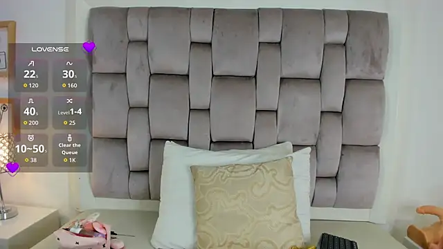 frehia dimou online show from July 28, 12:48 pm