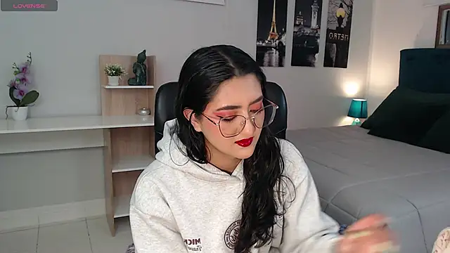 madame lottie online show from September 9, 12:38 pm