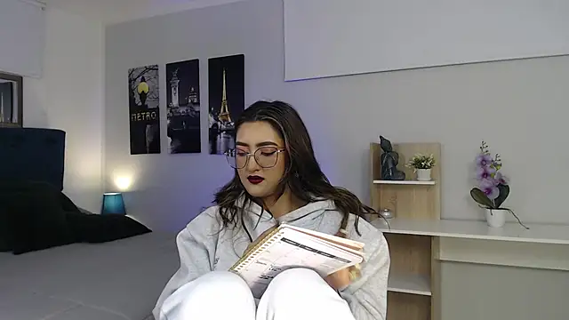 madame lottie online show from September 18, 12:58 pm