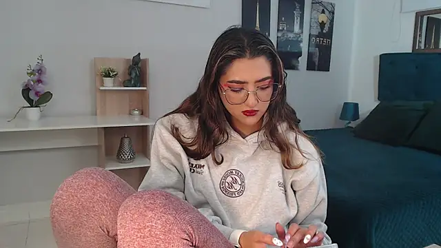 madame lottie online show from October 29, 12:42 pm