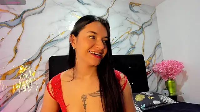 RoxanaBorns  online show from June 27, 9:10 am