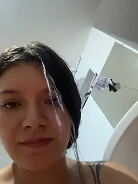RoxanaBorns  online show from May 28, 3:04 am