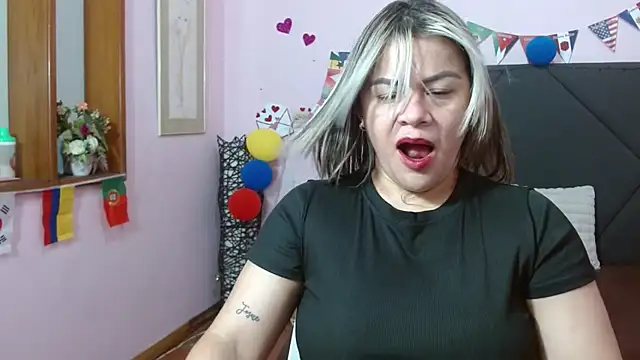 pamela echeverria online show from July 11, 11:54 am
