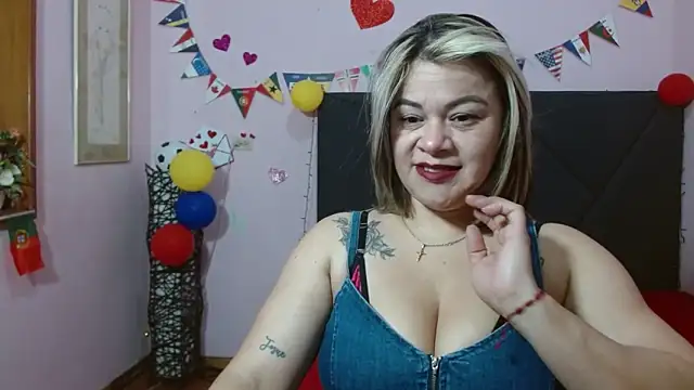 pamela echeverria online show from June 17, 12:06 pm