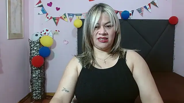 pamela echeverria online show from June 22, 11:18 am