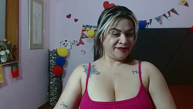 pamela echeverria online show from July 18, 12:07 pm