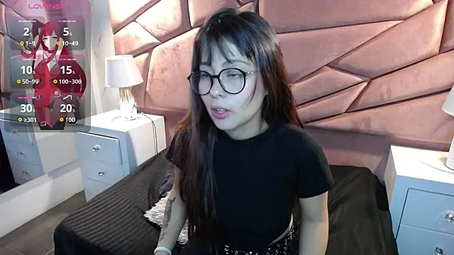 sophiaa 7 online show from October 19, 1:24 pm