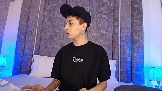 NickandAbby  online show from June 10, 8:29 pm