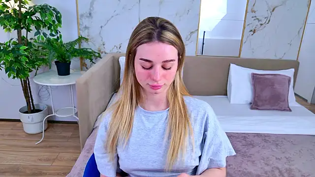 SweetyLicky online show from March 15, 4:09 pm