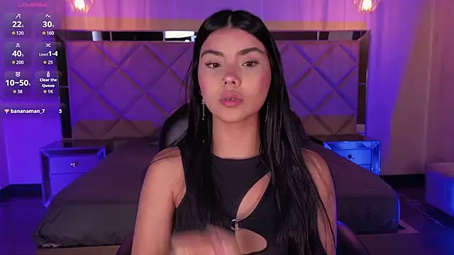 MiaLaurence online show from June 11, 7:11 pm