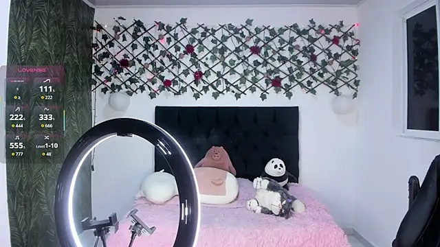 Snapshot of Leonor_jhonsom chatting on October 13, 5:10 am Leonor jhonsom online show from October 13, 5:10 am