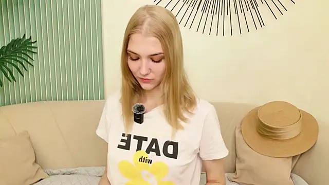 4example Chloe online show from June 10, 6:01 am