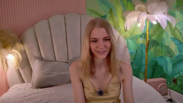 4example Chloe online show from June 14, 5:41 am