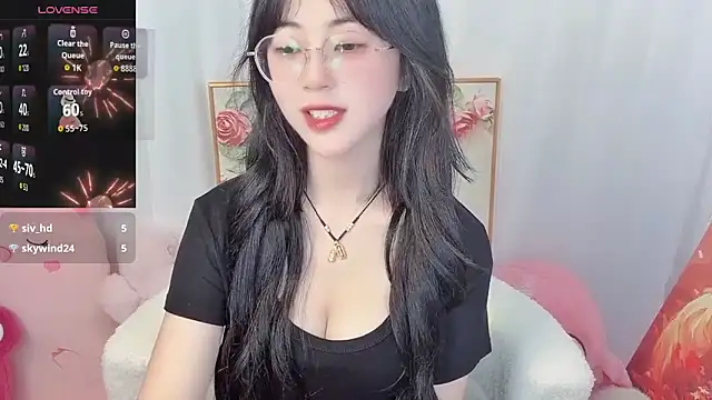 nini a online show from June 18, 10:53 am