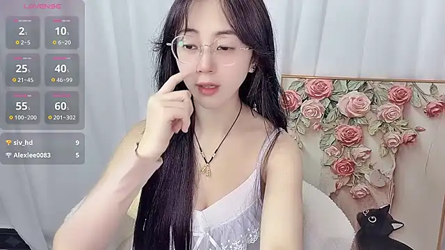 nini a online show from July 21, 11:44 am