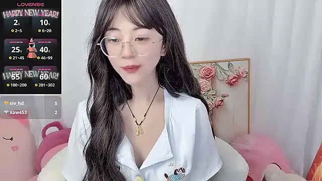 nini a online show from June 7, 11:44 pm