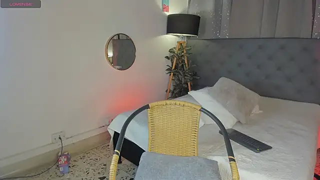 EmaaaBrown  online show from September 12, 5:52 am