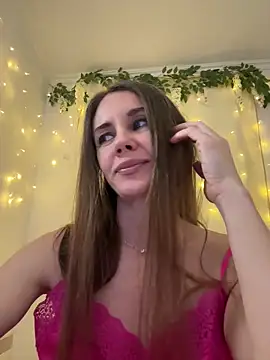 LucieMack online show from March 16, 6:01 pm