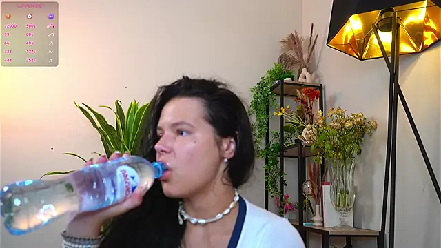 MaydaCornwall online show from June 16, 4:02 am