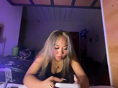 PinayLina18 online show from July 7, 3:59 pm