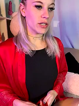 Snapshot of TheRealJessyLey chatting on October 2, 5:23 am TheRealJessyLey online show from October 2, 5:23 am