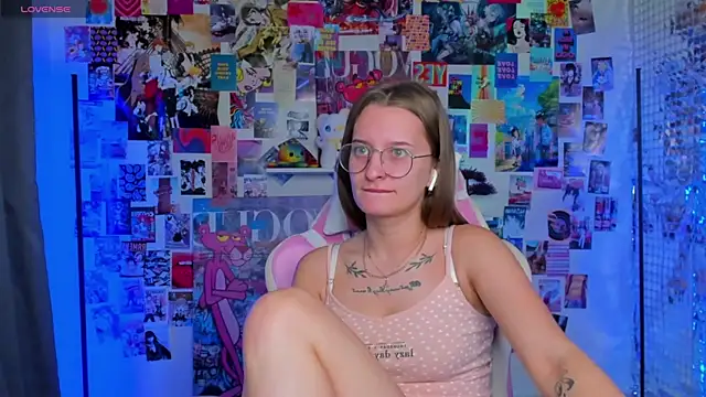 Snapshot of Maryyy_May chatting on October 20, 2:47 am Maryyy May online show from October 20, 2:47 am