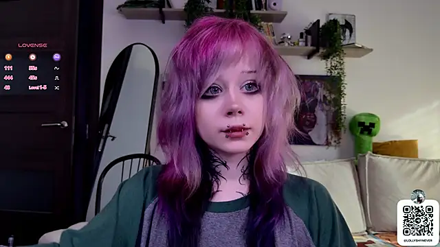 Snapshot of Lollyshy chatting on September 13, 1:19 pm Lollyshy online show from September 13, 1:19 pm