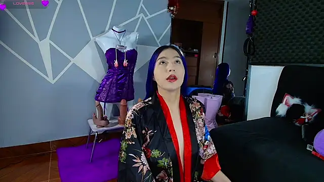 karlamoon23 online show from June 20, 12:03 am