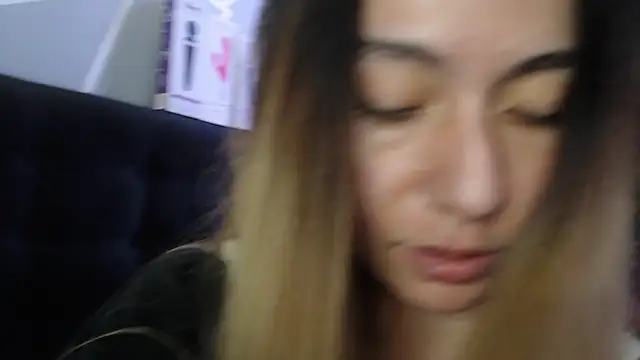 karlamoon23 online show from October 22, 9:42 pm