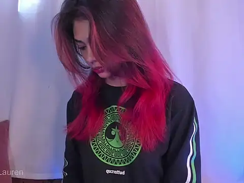 Laurenn 2 online show from November 18, 3:24 pm