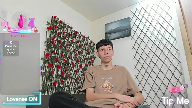 LiamBrown09 online show from June 16, 7:48 pm