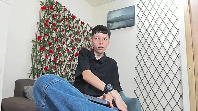 LiamBrown09 online show from July 8, 7:27 pm