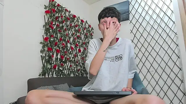 LiamBrown09 online show from June 17, 7:59 pm