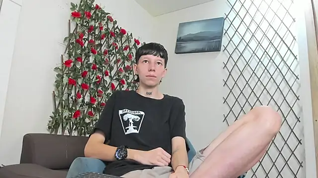 LiamBrown09 online show from June 25, 7:26 pm