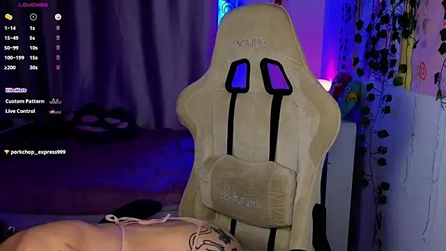 bunnykellyyy online show from March 6, 7:31 pm