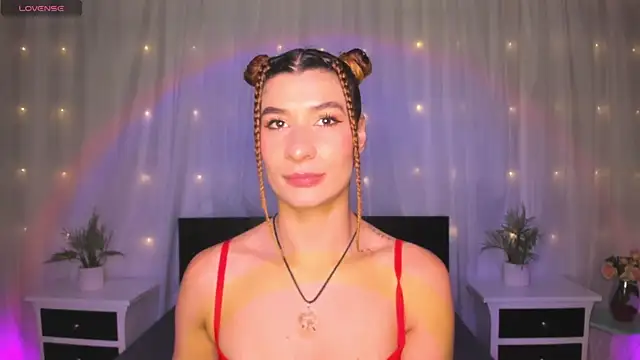 Evolet Bee online show from October 11, 1:25 pm